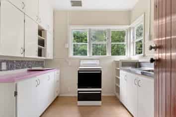 24 Hadfield Avenue, Waterview