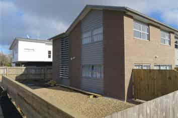 3A/93 Knighton Road, Hillcrest