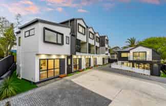 16 St Catherine Crescent, West Harbour