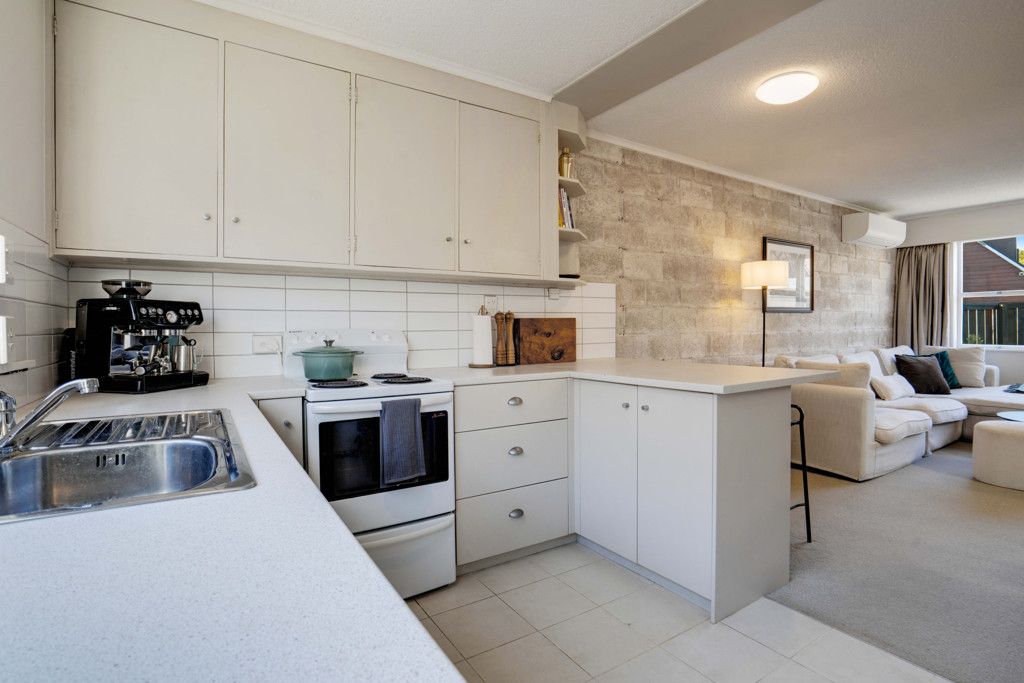 Price Reduced, Charming Two-Bedroom Home - Widok 5