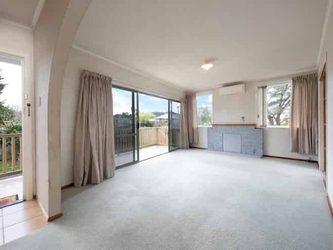 240 Henderson Valley Road, Henderson