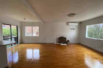 840 East Coast Road, Browns Bay