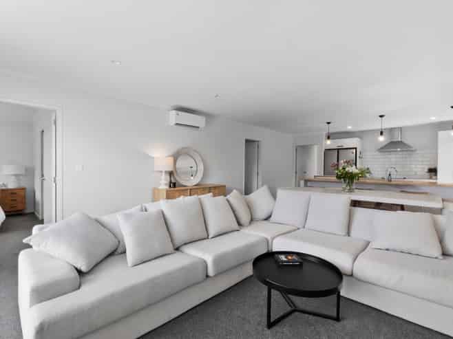 8 Trewern Avenue, Chartwell