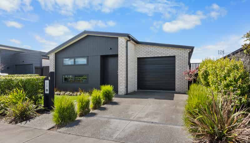 8 Trewern Avenue, Chartwell