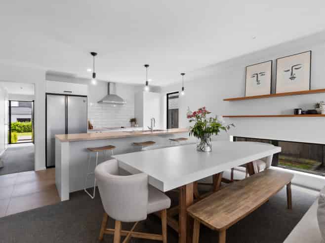 8 Trewern Avenue, Chartwell