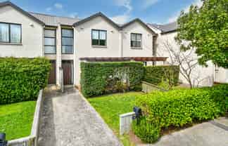 27 Popokatea Drive, Takanini