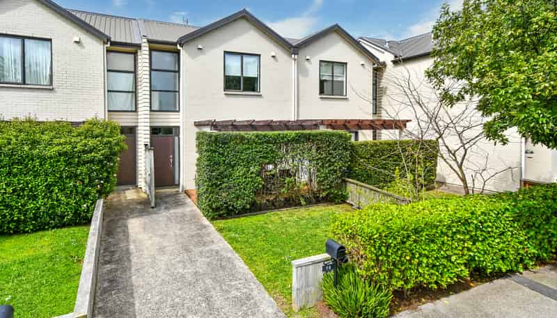 27 Popokatea Drive, Takanini