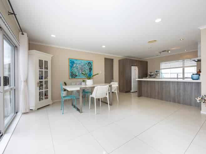9 Brookview Drive, Flat Bush