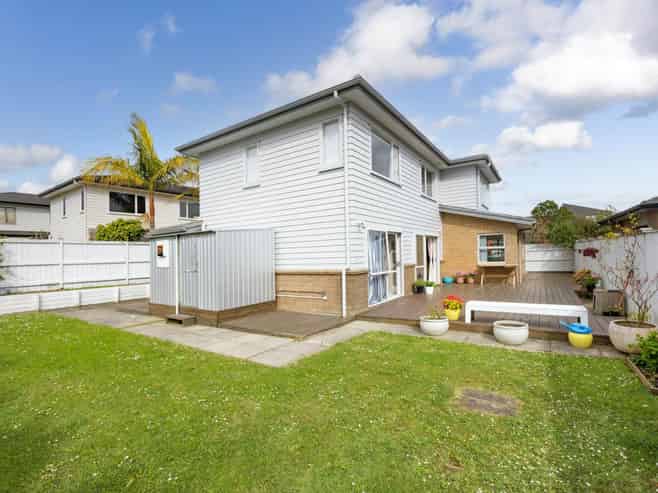 9 Brookview Drive, Flat Bush