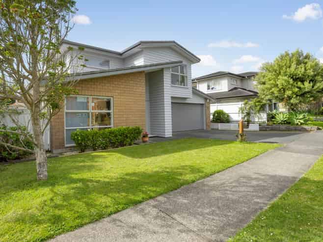 9 Brookview Drive, Flat Bush