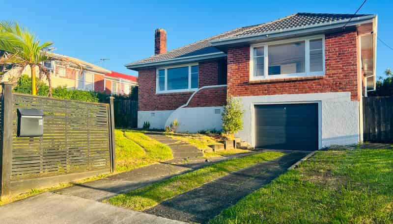 9 Winscombe Street, Belmont