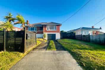9 Winscombe Street, Belmont