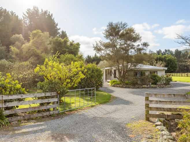 960 Norfolk Road, Carterton