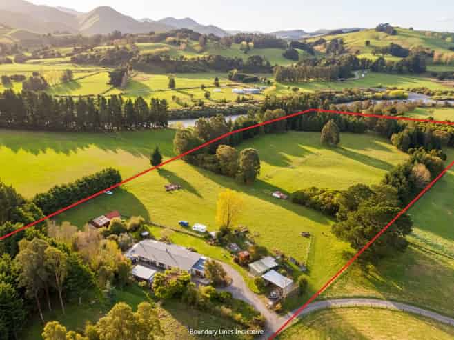 960 Norfolk Road, Carterton