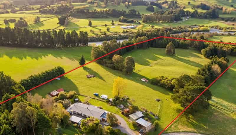 960 Norfolk Road, Carterton