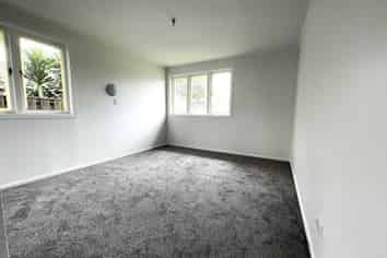 59 Roberts Rd, Te Atatu South