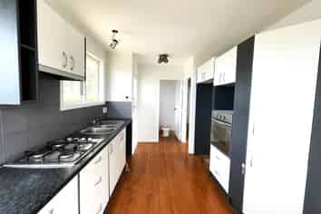 59 Roberts Rd, Te Atatu South