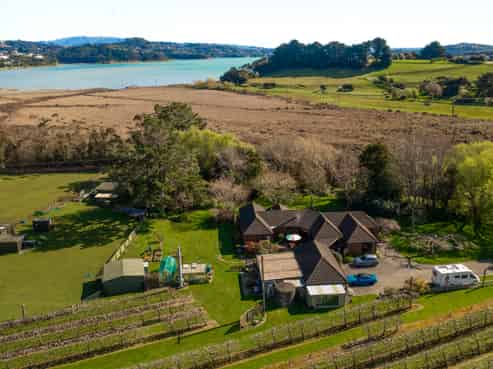 119 Paekakariki Hill Road, Pauatahanui