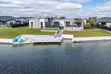 21 Torbay Avenue, Huntingdon