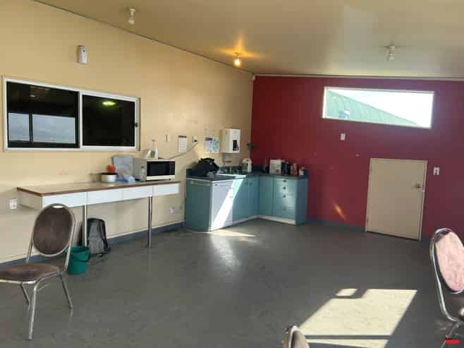 Large Industrial Workshops and Offices