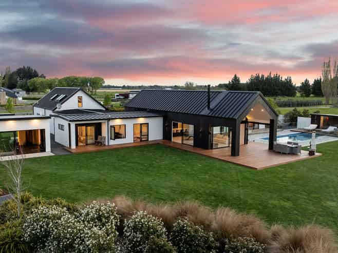 130 Verdeco Boulevard, LINCOLN