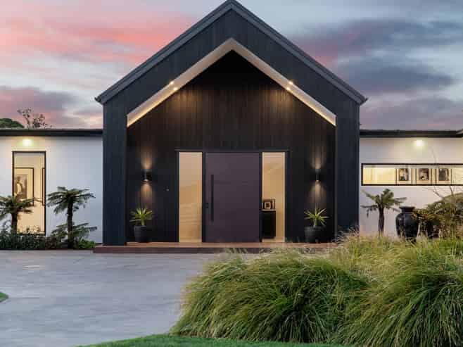 130 Verdeco Boulevard, LINCOLN