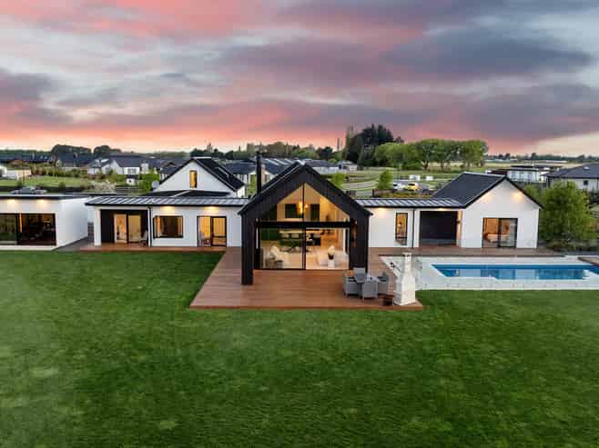 130 Verdeco Boulevard, LINCOLN