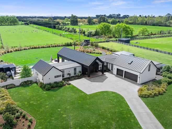 130 Verdeco Boulevard, LINCOLN