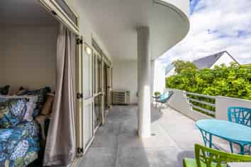 2/100 Rossall Street, Merivale