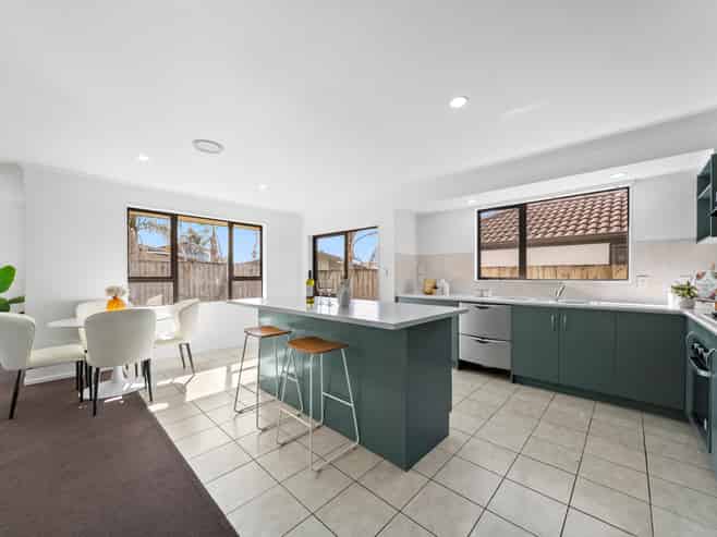 5 Dapple Place, Flat Bush