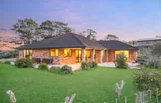 286 Sturges Road, Henderson