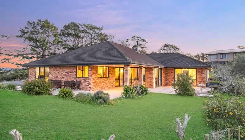 286 Sturges Road, Henderson