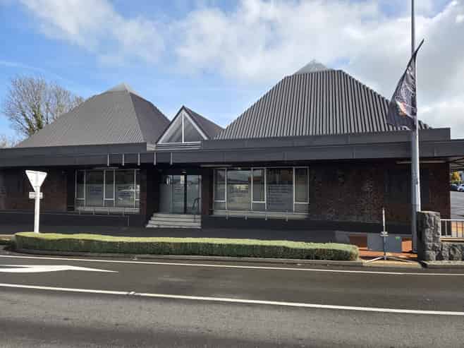 Prime Commercial Opportunity in Stratford.