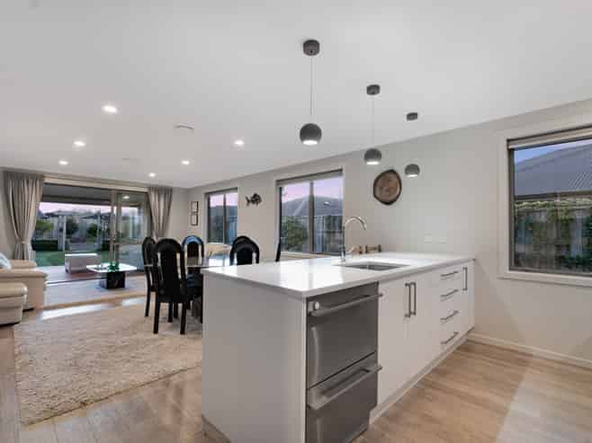 27 Mortlake Heights, Pyes Pa