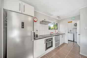2/16 Beryl Place, Mangere East
