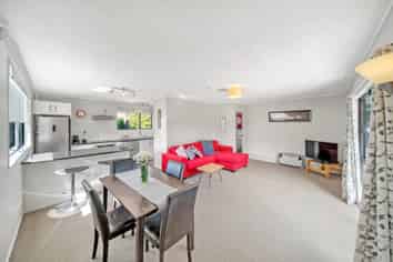 2/16 Beryl Place, Mangere East