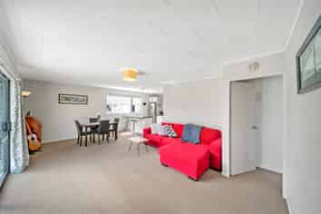 2/16 Beryl Place, Mangere East