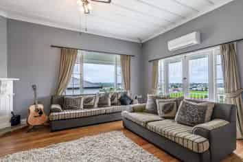 8 Upland Road, Huntly