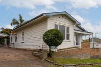 8 Upland Road, Huntly