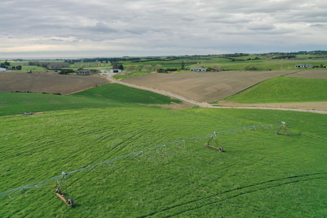 Versatile 84.92ha farm near Timaru - Mehr