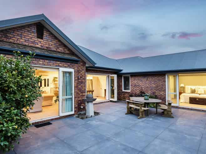 28 Glen Oaks Drive, Northwood