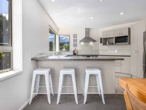 8 Kaweka Close, Aotea