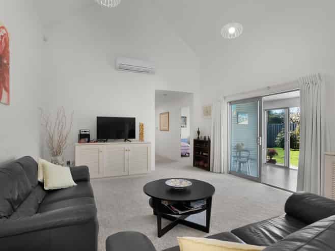 12 Burgundy Drive, Martinborough