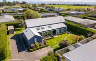 12 Burgundy Drive, Martinborough