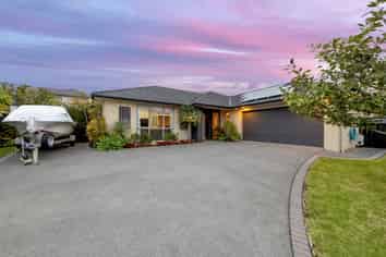 13 Kaitune Drive, Flat Bush
