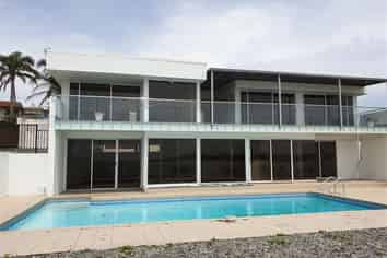 102 Bramley Dr, Farm Cove