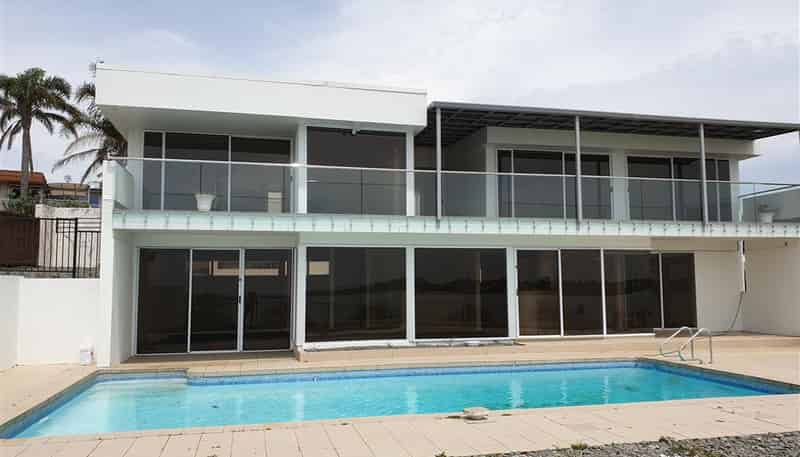 102 Bramley Dr, Farm Cove
