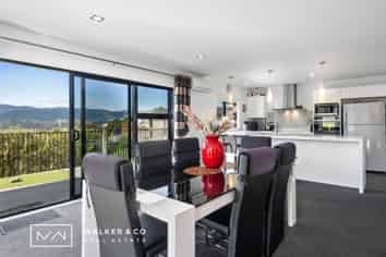 14 Frankie Stevens Place, Riverstone Terraces