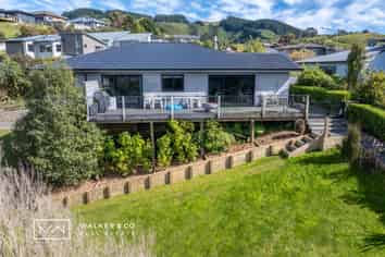 14 Frankie Stevens Place, Riverstone Terraces