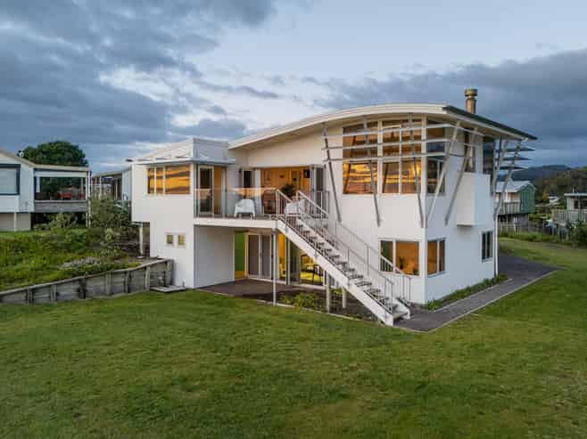 92 Ocean Beach Road, Tairua